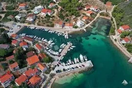 Građevinsko zemljište Dugi otok, Sali, Земля