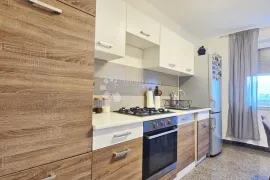 Adaptirani stan na odličnoj lokaciji, Pula, Appartment