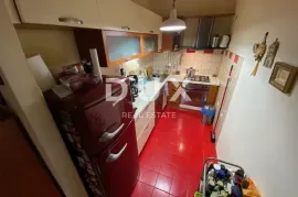 RIJEKA, TRSAT - stan 103 m2 u prizemlju s okućnicom i garažom s pogledom na more! PRILIKA!, Rijeka, Appartment