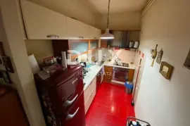 RIJEKA, TRSAT - stan 103 m2 u prizemlju s okućnicom i garažom s pogledom na more! PRILIKA!, Rijeka, Appartment