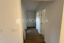 Đakovo, Centar, trosoban stan NKP 88,90 m2 s pogledom na katedralu, NOVOGRADNJA, Đakovo, Appartement