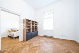 Zagreb, Centar, Haulikova, novoadaptiran dvosobni stan u centru, 53 m2, PRVI NAJAM, Zagreb, شقة