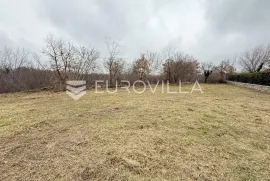 Istra, Smoljanci - građevinsko zemljište 897 m2 s ishodovanom dozvolom za kuću - mirna lokacija, Svetvinčenat, Terrain