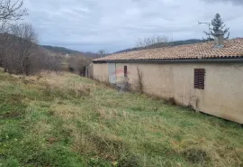 Pazin okolica - kuća u prirodi s građevinskim zemljištem 4000 m2, Pazin - Okolica, بيت