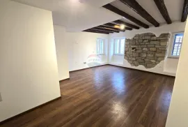 Rovinj,novorenovirani stan u starom gradu-75m2, Rovinj, Appartement