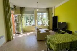 OPATIJA, IČIĆI - stan s okućnicom, prvi red do mora, Opatija - Okolica, Apartamento