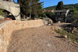 Veli Lošinj, ruševina sa građevinskom dozvolom, Mali Lošinj, Maison