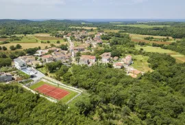 Istra - Poreč, impozantna vila sa teniskim terenom i pogledom na more, Poreč, Ev