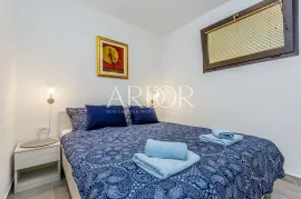 Malinska, apartman sa okućnicom, Malinska-Dubašnica, Appartamento