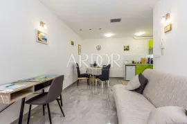 Malinska, apartman sa okućnicom, Malinska-Dubašnica, Appartamento