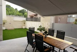 Njivice, apartman samo 150m od mora!, Omišalj, Flat