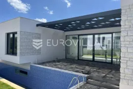 Istra, Rovinjsko selo, luksuzna prizemnica veličine 218m2 s bazenom, jacuzzijem i saunom, Rovinj, Casa