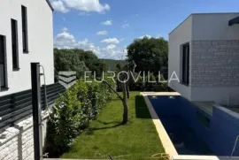 Istra, Rovinjsko selo, luksuzna prizemnica veličine 218m2 s bazenom, jacuzzijem i saunom, Rovinj, Haus