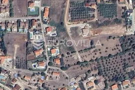 Istra, Kaštelir - građevinsko zemljište 932 m2 s pogledom na more i idejnim projektom, Kaštelir-Labinci, Terrain