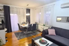 Novogradnja, 78 m², 3-sobni sa velikim tavanom i prekrasnim pogledom, Sesvete, Zagreb, Daire