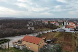 Poličnik-Lovinac kraj Zadra, građevinsko zemljište, Poličnik, Terrain