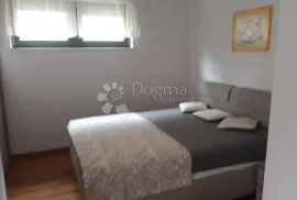 2S+DB namješten u novijoj zgradi u centru, Rijeka, Daire