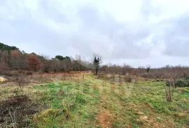 ATRAKTIVNO ZEMLJIŠTE SA ISHODOVANOM GRAĐEVINSKOM DOZVOLOM, Vodnjan, Tierra