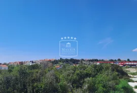 Crno - građevinsko zemljište industrijsko poslovne namjene! 2946m2! 235000€, Zadar, Γη