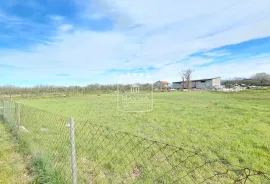 Zadar - Žerava građevinsko zemljište 1613m2 mirno okruženje! 137000€, Nin, Terra