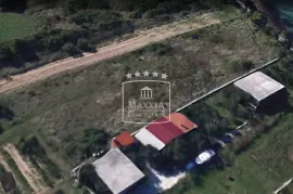 Zadar - Karma građevinsko zemljište, drugi red do mora, izuzetna lokacija! 999000€, Zadar, Γη