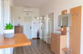 Bibinje - kuća katnica cca 150 m od mora i uređene plaže! 495000€, Bibinje, Ev