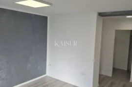 Rijeka, centar - poslovni prostor 24m2, Rijeka, Коммерческая недвижимость