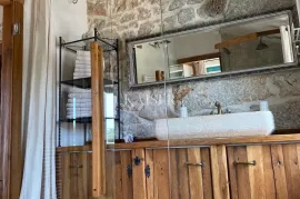 Otok Krk, Malinska- kamena kuća 120m2 s bazenom, Malinska-Dubašnica, Casa