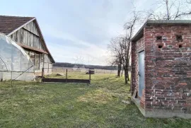 Seosko imanje u blizini Dubrave (Vrbovec), Dubrava, Дом