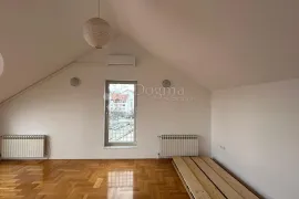 Iznajmljuje se poslovni prostor, Malešnica, 120m2, 2.kat, Zagreb, Immobili commerciali