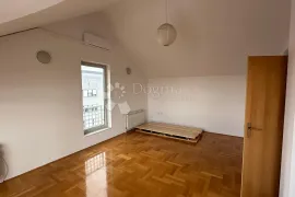 Iznajmljuje se poslovni prostor, Malešnica, 110m2, 3.kat, Zagreb, Poslovni prostor