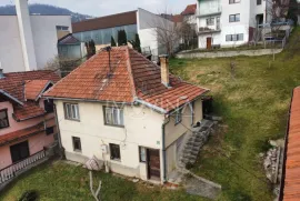 Kuća na dvije etaže 120m2, Velešići, Novo Sarajevo, Famiglia