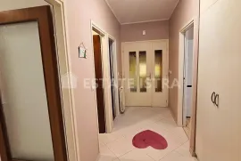 Veliki stan u višeetažnoj kući - Busoler - Pula, Pula, Apartamento