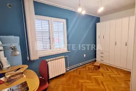 Veliki stan u višeetažnoj kući - Busoler - Pula, Pula, Wohnung