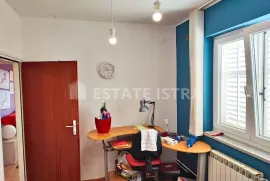 Veliki stan u višeetažnoj kući - Busoler - Pula, Pula, Appartement