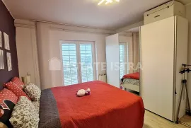 Veliki stan u višeetažnoj kući - Busoler - Pula, Pula, Apartamento