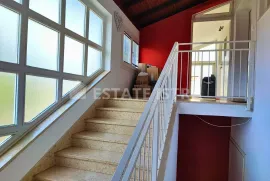 Veliki stan u višeetažnoj kući - Busoler - Pula, Pula, Appartement