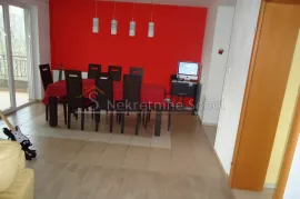 RIJEKA,BREŠCA,3S+DB,137.00M2, Matulji, Appartement