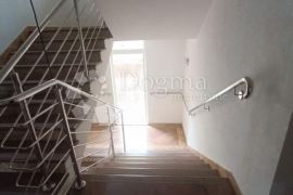 HOTEL PRVI RED DO MORA, ZAOSTROG, Gradac, Propriedade comercial