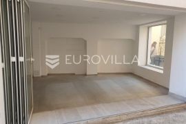 Novalja, Centar, Ulični lokal 39m2 i 49m2 na izvrsnoj lokaciji, Novalja, العقارات التجارية