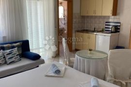 Kvalitetna nekretnina za investiciju (11 apartmana), Medulin, بيت