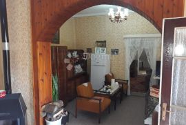 Kuca sa placem od 1800 m²,centar Knezevi Vinogradi,Baranja, Kneževi Vinogradi, House