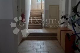 Poreč, apartman za adaptaciju na top lokaciji, Poreč, Daire