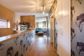 Zagreb, Bijenik, trosoban penthouse 125 m2 s garažnim mjestom za najam, Zagreb, Flat