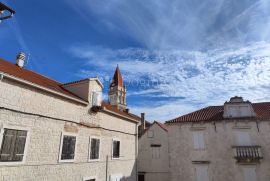 PREKRASAN STAN U STAROJ GRADSKOJ JEZGRI, Trogir, Appartement