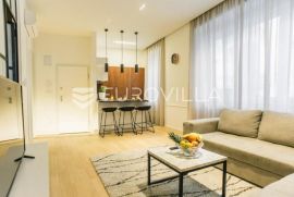 Strogi centar, Cvjetni trg, prekrasan novouređen dvosoban stan 45 m2, Zagreb, Flat