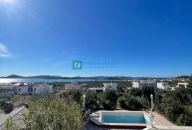 VODICE, lijepa villa na zemljištu 1867 m2, otvoren pogled na more, bazen, Vodice, Casa