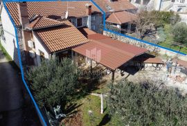 Poreč, okolica, simpatična kamena kuća u mirnom mjestu!, Poreč, Casa