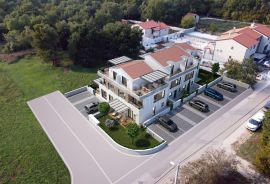 ISTRA, POREČ  - Moderna kuća u nizu 2 km od mora, Poreč, Haus