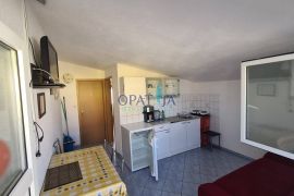 Vir, samostojeca kuca sa 5 apartmana, 190m do mora, Vir, Casa